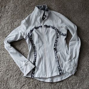 Lululemon jacket size 6